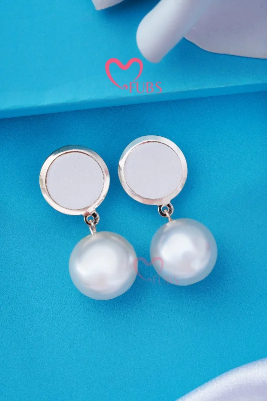 Women’s geometric earrings-Dainty Round Stud With Pearl Drop Earrings