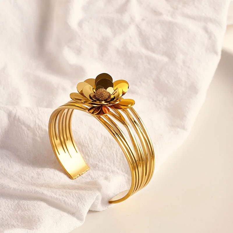 Women’s vintage bracelet-Modern Style Sweet Flower Stainless Steel Plating Gold Plated Bangle