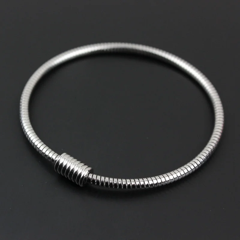 Women’s thick bangle-Retro Simple Style Solid Color Stainless Steel Bangle In Bulk