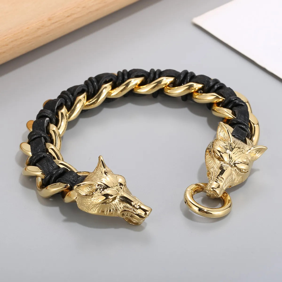 Women’s charm bracelet-Fashion Animal Wolf Stainless Steel Leather Braid Bangle