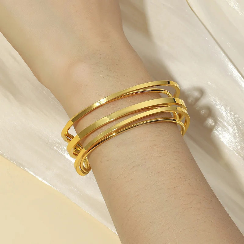 Women’s chic charm bracelet-French Style Simple Style Solid Color Copper Plating 18k Gold Plated Bangle