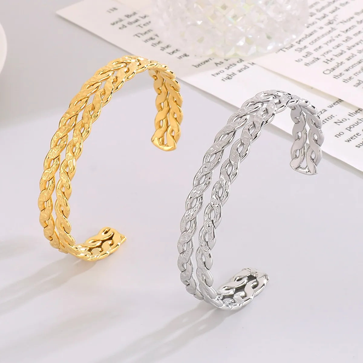 Women’s bangle set-Modern Style Simple Style Solid Color Stainless Steel Titanium Steel Gold Plated Rhinestones Bangle In Bulk