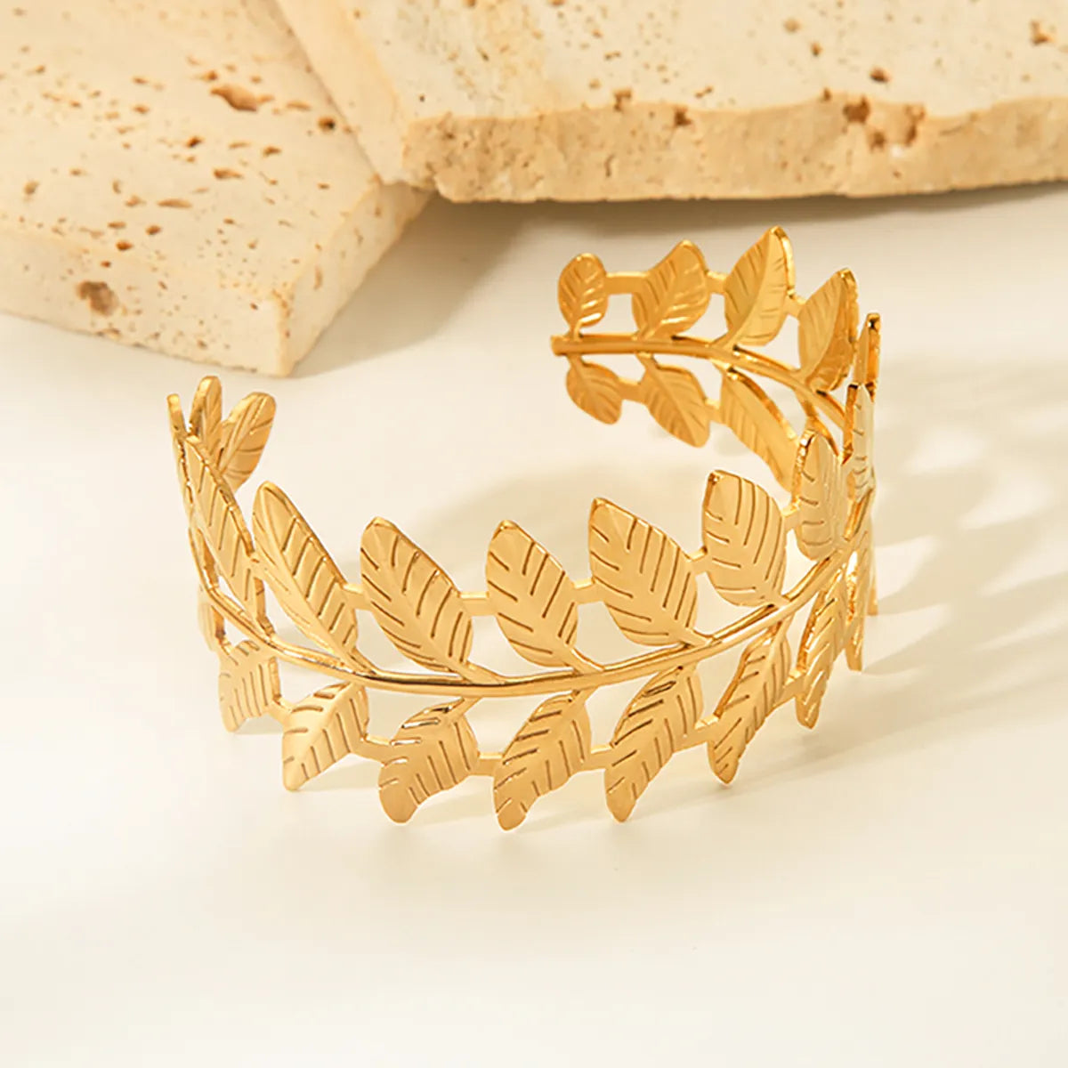 Women’s thick bangle-Simple Style Classic Style Leaves Stainless Steel Plating 18k Gold Plated Bangle